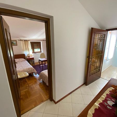 Purple House Apartment Пула Екстериор снимка