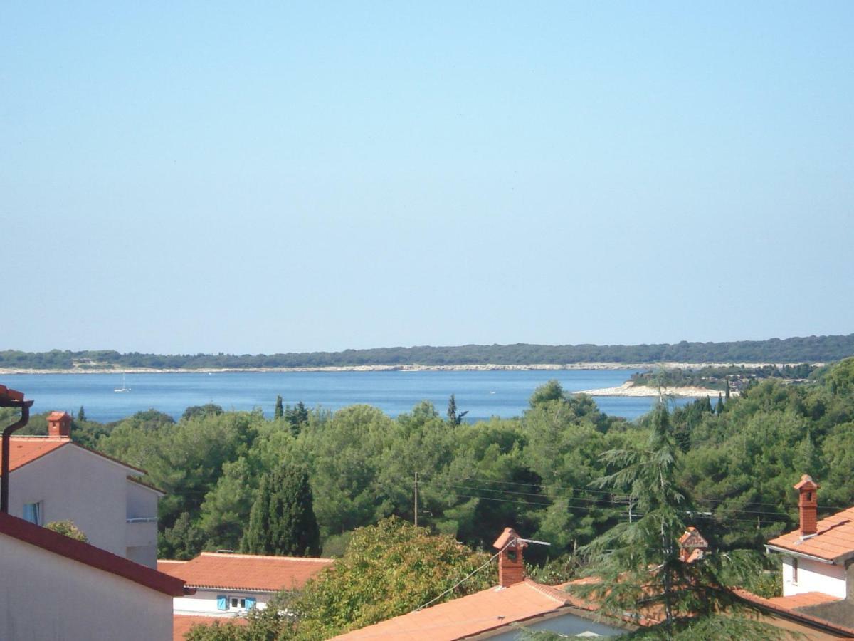 Purple House Apartment Пула Екстериор снимка
